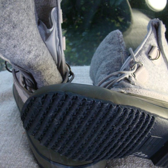 American Eagle green and grey steel shank snow duck boots, size 5 - Picture 6 of 7